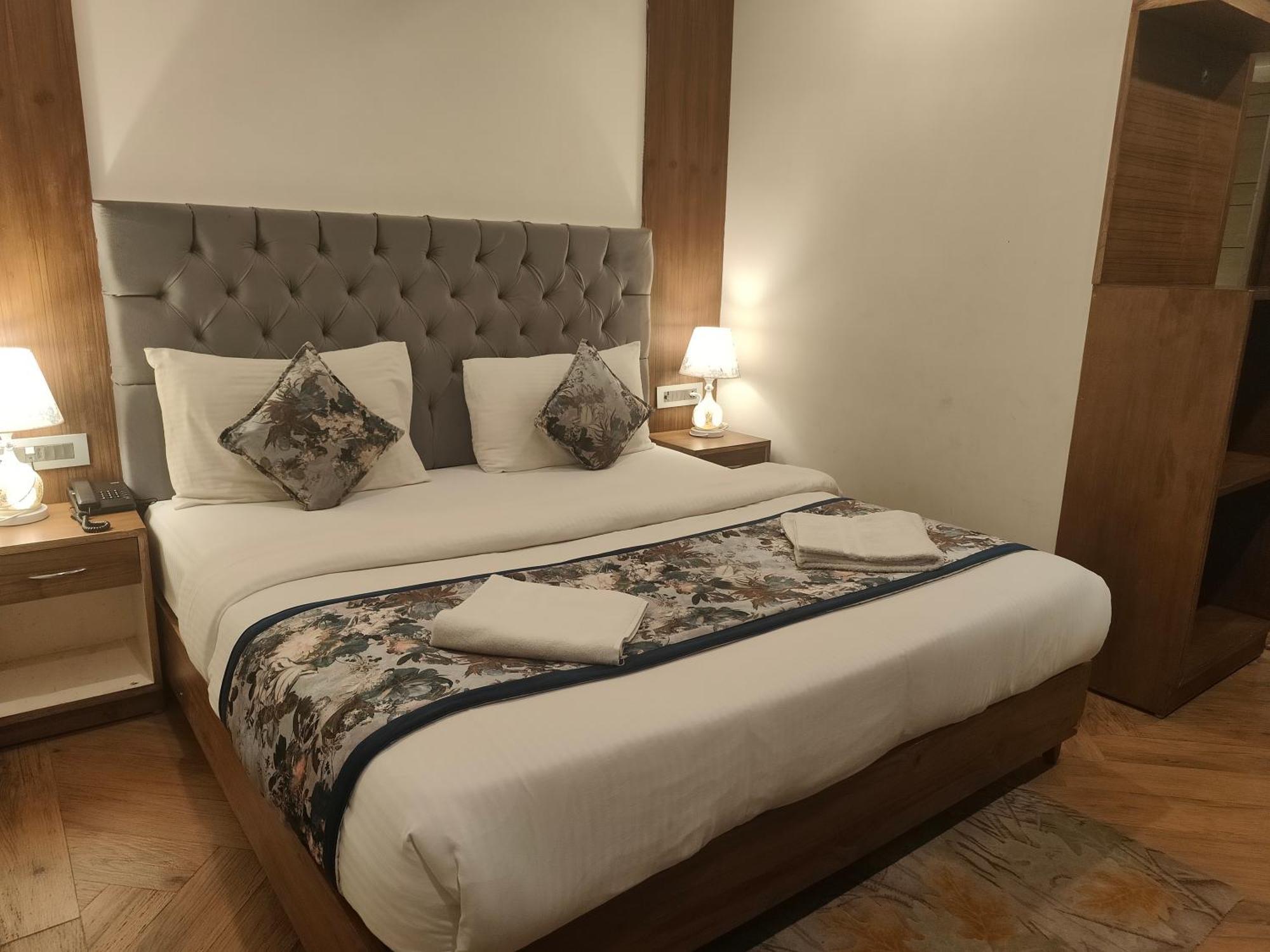 The Sapling Manor Hotell Mussoorie Eksteriør bilde